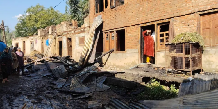 Midnight blaze destroys three houses, leaves six families homeless in Central Kashmir’s Budgam