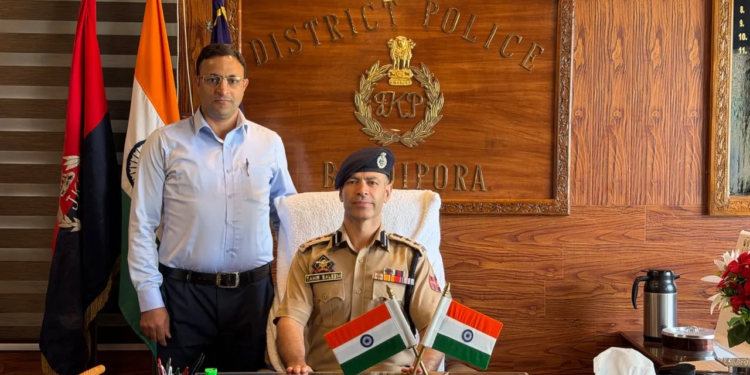Tahir Saleem assumes charge as SSP Bandipora