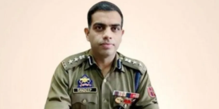 IPS officer who led Pahalgam attack probe bags Home Minister’s medal