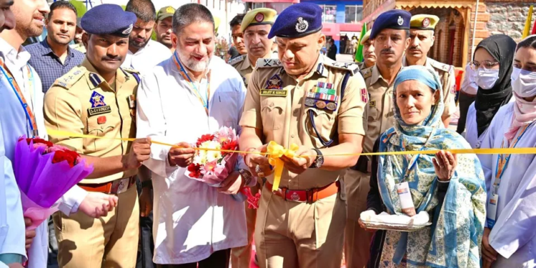 Police organises dental awareness and AI-enabled screening camp at DPL in Srinagar