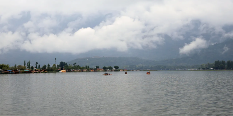 Rain Likely at Many Places in J&K Today, Snowfall Over Higher Reaches