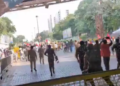 Stone pelting at police personnel near Akashwani Bhawan; two police personnel injured